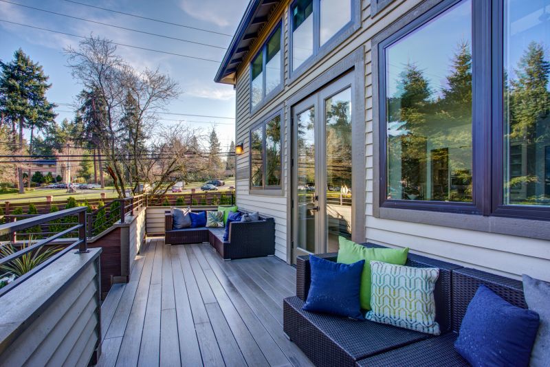 Elegant Modern Deck